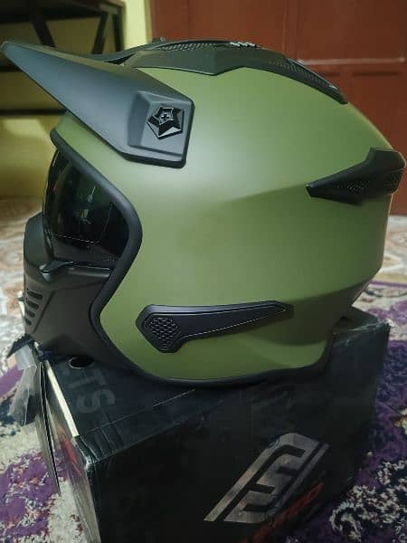 Faseed sport motorcycle safety helmet. 4