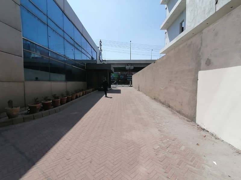 Warehouse For Rent In Ferozepur Road 1