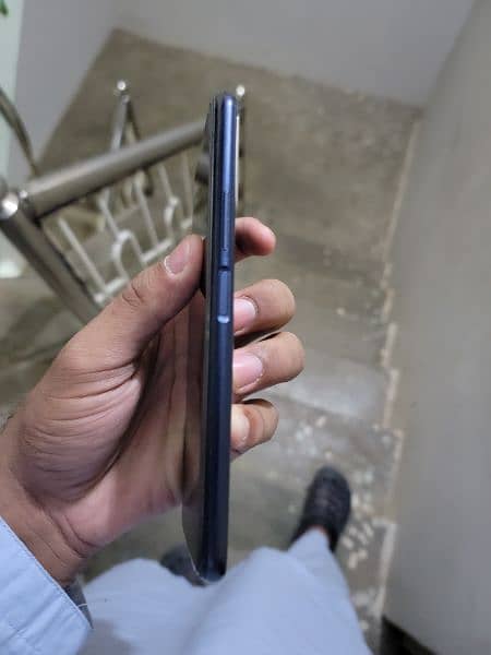 Vivo Y20 4/64 black Colour with box & Charger Pta Approved 4