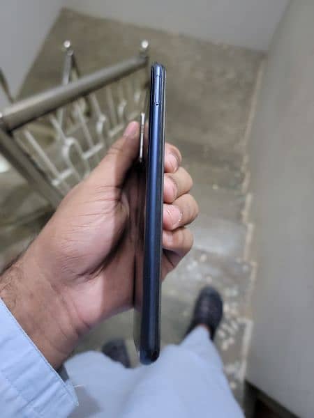 Vivo Y20 4/64 black Colour with box & Charger Pta Approved 5