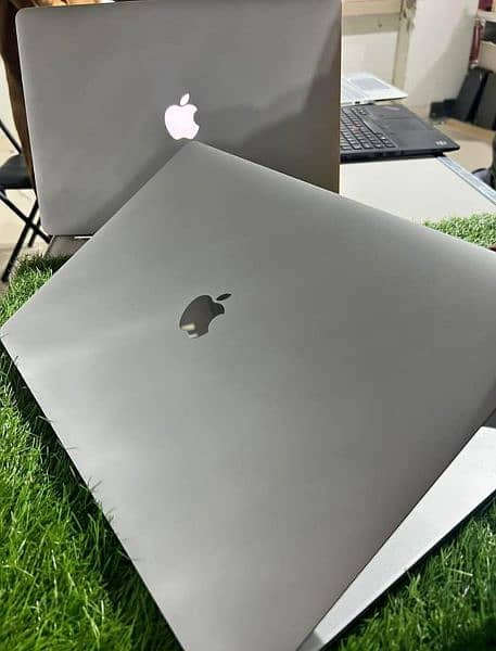 MacBook Pro 2018 15inch i7 (4GB Dedicated Graphics Card) 9
