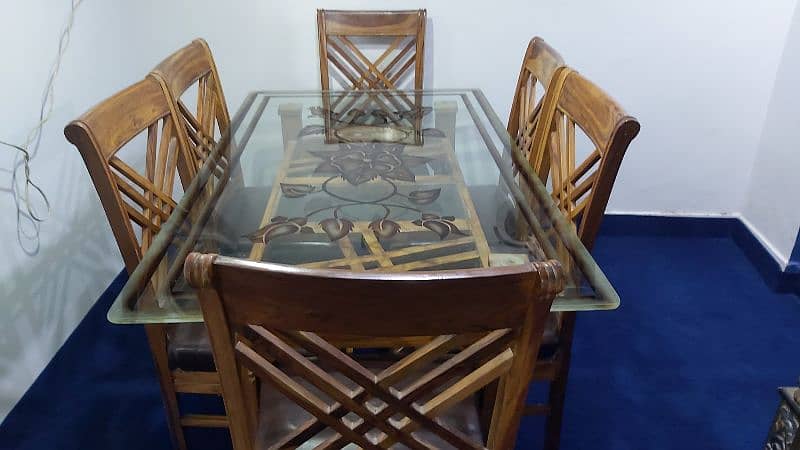 urjent sale full wooden dining table very expensive 1