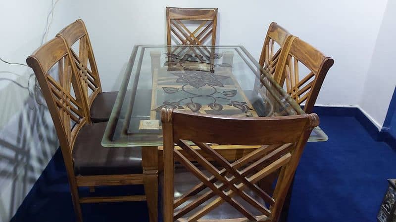 urjent sale full wooden dining table very expensive 3
