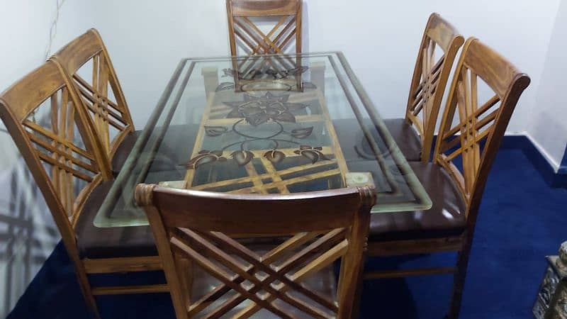 urjent sale full wooden dining table very expensive 6