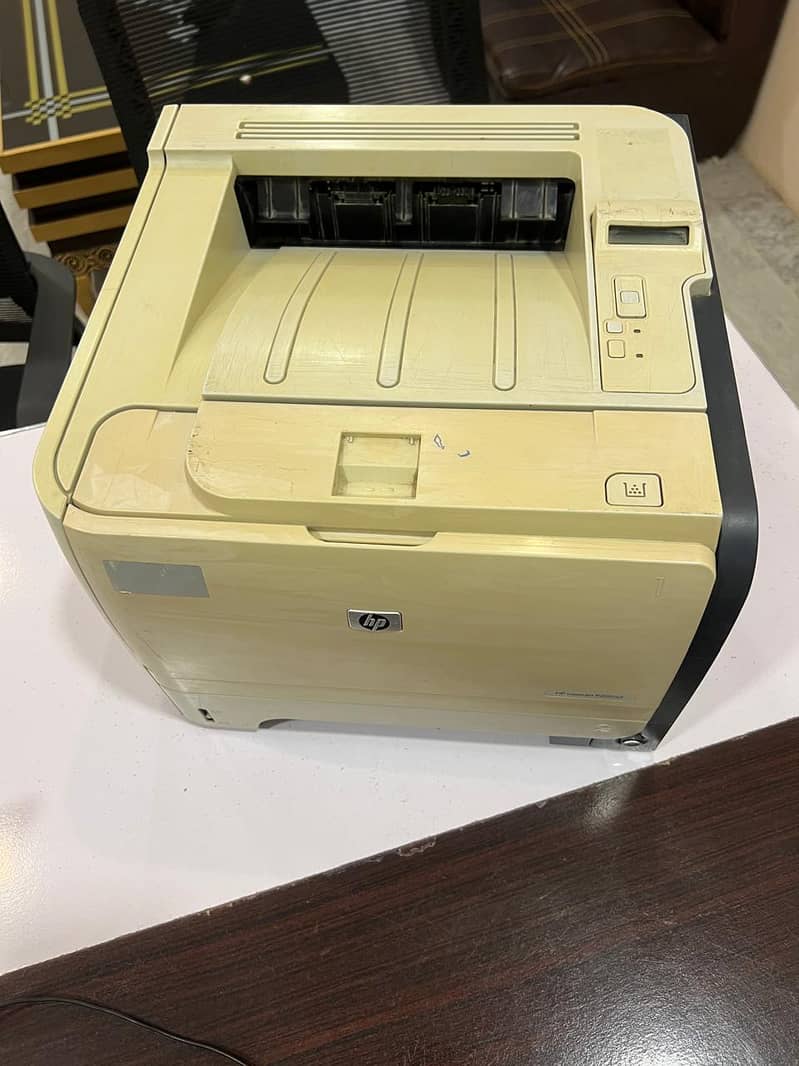 Hp LaserJet 2055d printer 2