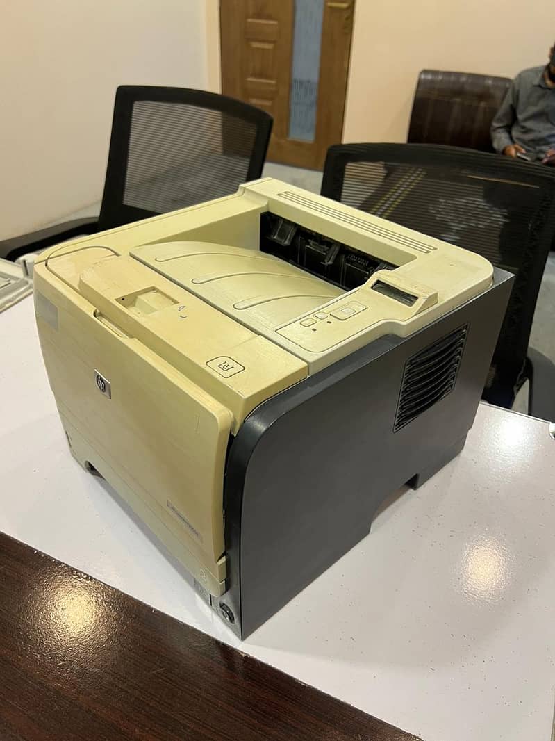 Hp LaserJet 2055d printer 3