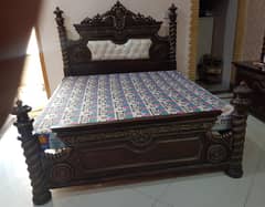 Chinioti double bed and dresing table in verry good condition for sale 0