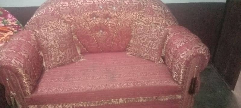 A- one new condition sofa set chk kren sofa phir buy kren tsli krk 2