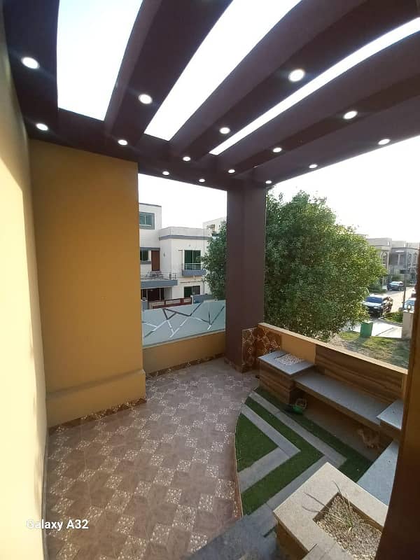 BRAND NEW 5 MARLA HOUSE FOR SALE IN VERY REASONABLE PRICE 3