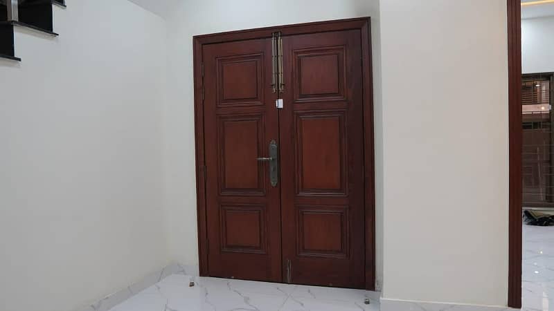 5 MARLA BRAND NEW HOUSE FOR SALE IN VERY REASOANBLE PRICE 7