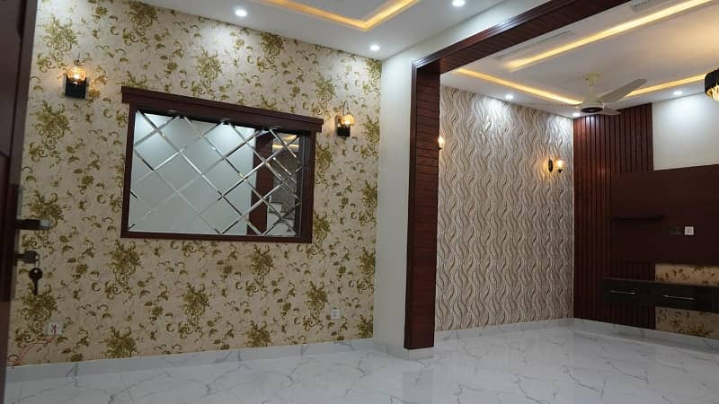 5 MARLA BRAND NEW HOUSE FOR SALE IN VERY REASOANBLE PRICE 13