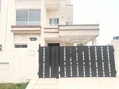 BRAND NEW 10 MARLA HOUSE FOR SALE IN VERY REASONABLE PRICE 0