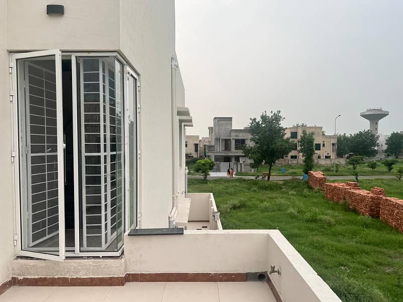 BRAND NEW 10 MARLA HOUSE FOR SALE IN VERY REASONABLE PRICE 6
