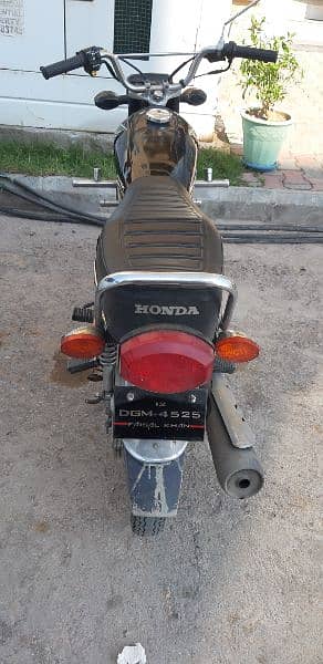 Honda 125 Black 4