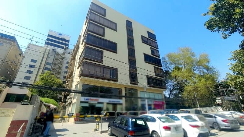 866 Square Feet Office Located In Gulberg Is Available For Rent 4