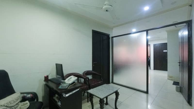 866 Square Feet Office Located In Gulberg Is Available For Rent 11