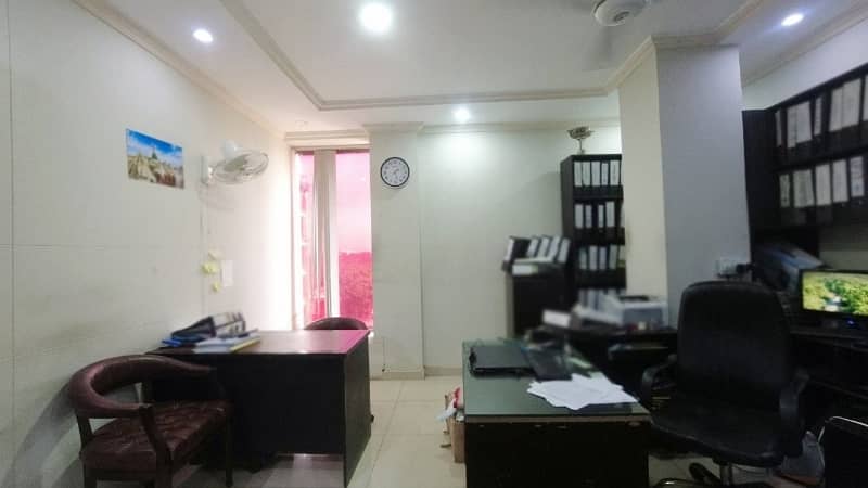 866 Square Feet Office Located In Gulberg Is Available For Rent 18