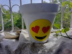 3 sided emoji faced planter( delivery available in karachi only)