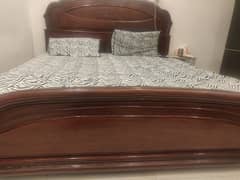 King bed with molty Mattress