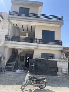 5 Marla New House In Islamabad Is Available For Sale
