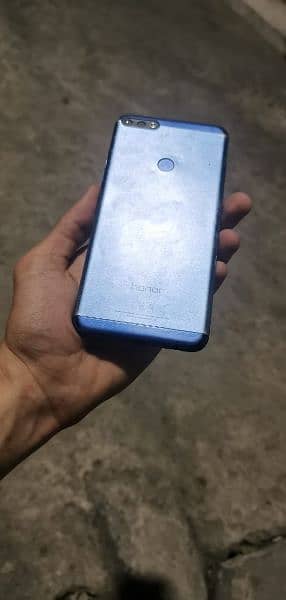 honor 7c with box and charger 6