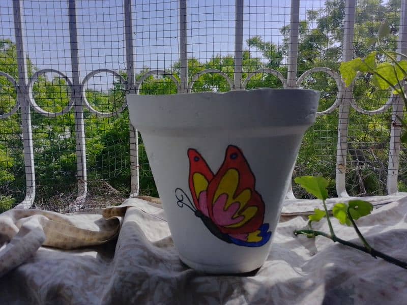 butterfly design planter (delivery available in karachi only) 1