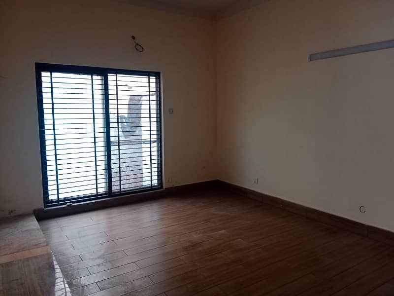 10 Marla Upper Lock Lower Portion Available For Rent in Dha Phase 1 4