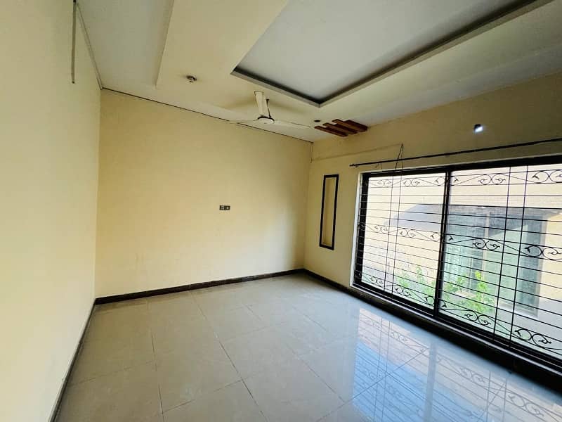 Beautiful Kanal Upper Portion Available For Rent in Dha Phase 3 7