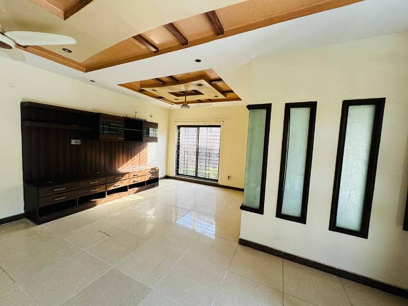 Beautiful Kanal Upper Portion Available For Rent in Dha Phase 3 8