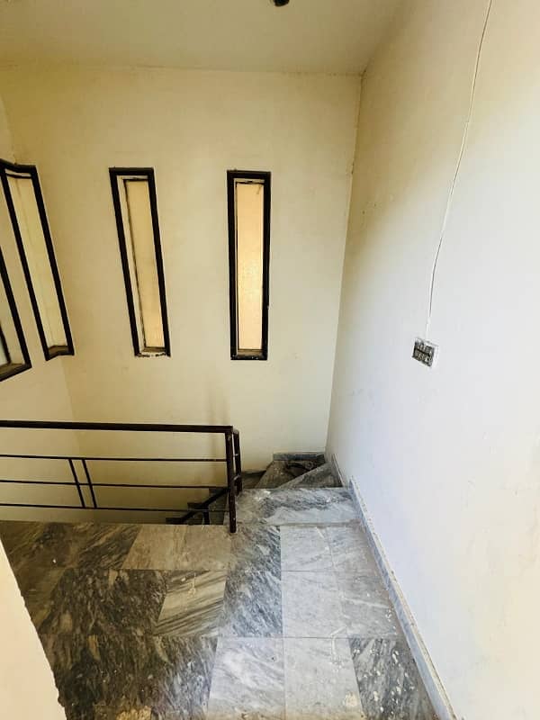 Beautiful Kanal Upper Portion Available For Rent in Dha Phase 3 10