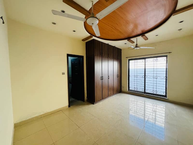 Beautiful Kanal Upper Portion Available For Rent in Dha Phase 3 11