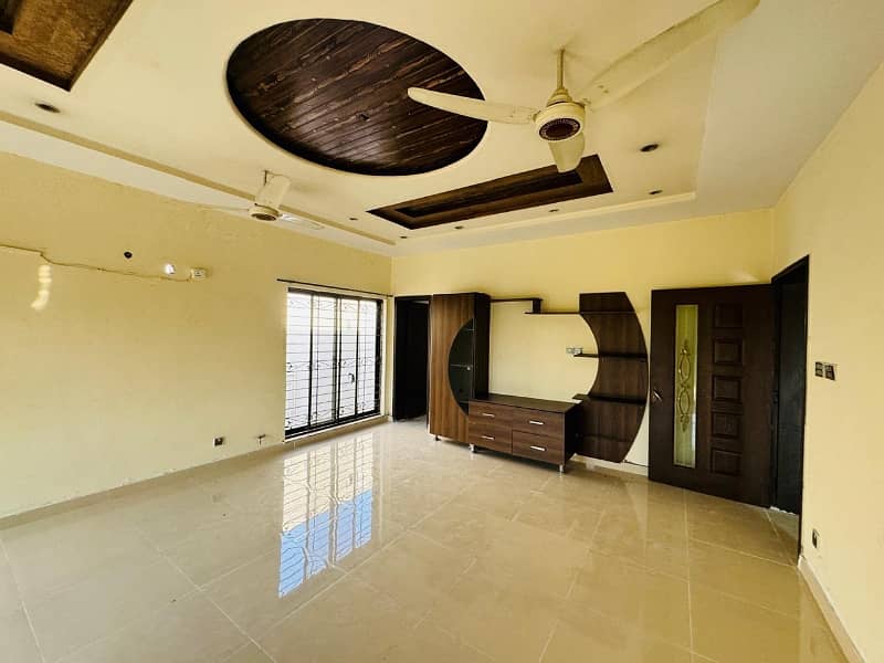 Beautiful Kanal Upper Portion Available For Rent in Dha Phase 3 15