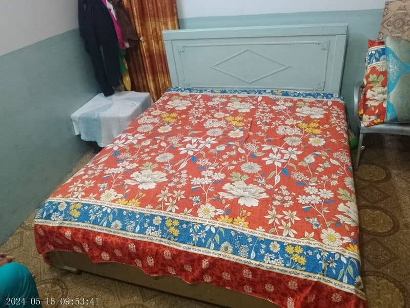 Wooden bed without matras 4