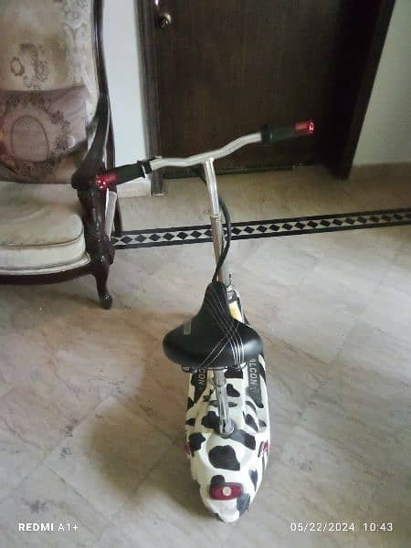 black n white scooter for sale 1