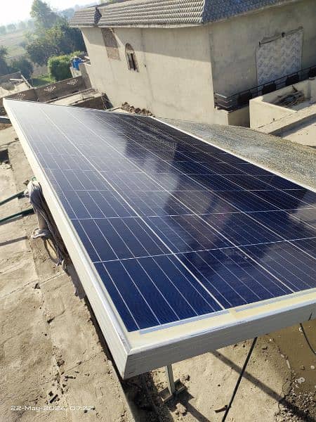 7 solar panels of 380W each 1