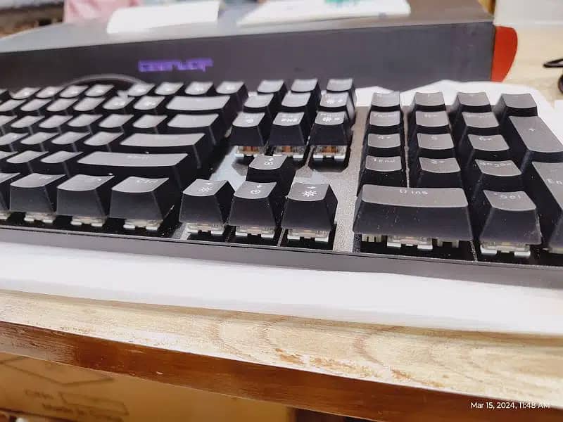Teamwolf Mechanical Keyboard RGB 104 Keys Blue Switches Programmable 3
