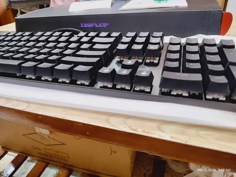 Teamwolf Mechanical Keyboard RGB 104 Keys Blue Switches Programmable 6