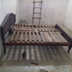 Double bed used. 3 laar new. use . Jasmine Bahria Town Lahore.