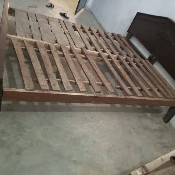 Double bed used. 3 laar new. use . Jasmine Bahria Town Lahore. 1