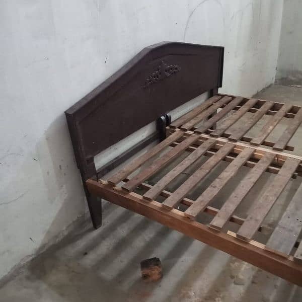 Double bed used. 3 laar new. use . Jasmine Bahria Town Lahore. 2