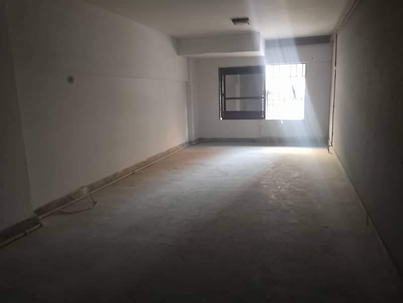 Defence DHA phase 5 badar commercial 600 SQ ft shop available for rent 2