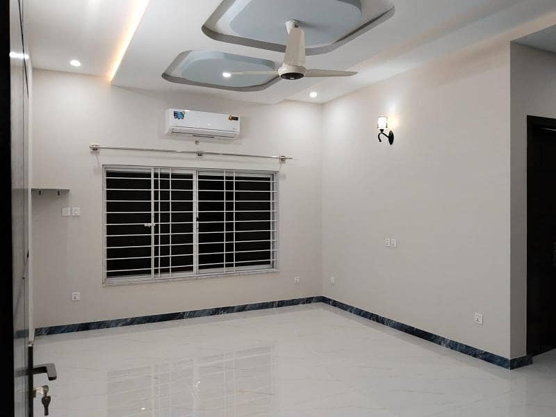 1 kanal Brand new upper portion Available For Rent 5
