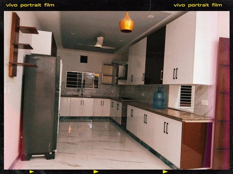 1 kanal Brand new upper portion Available For Rent 7