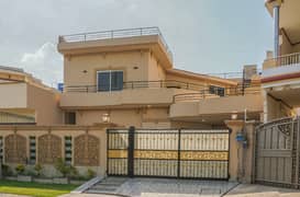 14 Marla Facing Park Gated Area Full Security Super Hot Location Solid Construction Gas Meter Installed 0