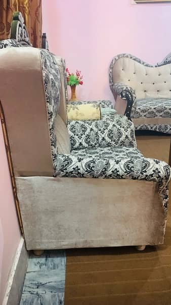 Sofa Set with lush condition 3+1+1 2