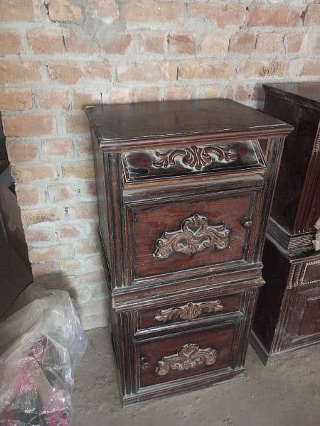 dressing table with same design two side tables 4