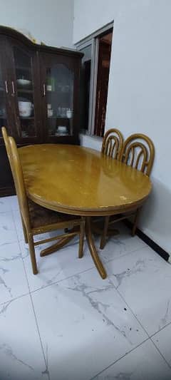 6 person dining table good condition