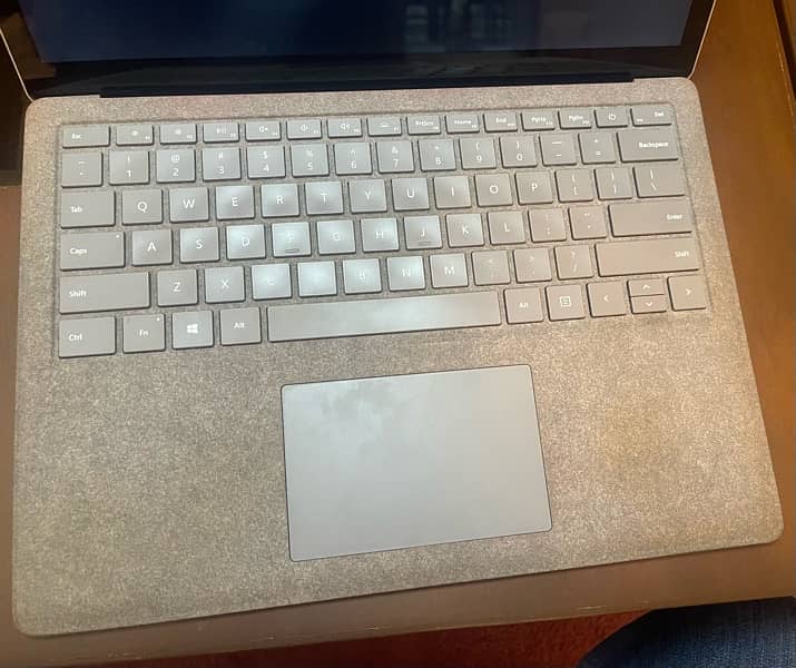 microsoft surface laptop 2 6