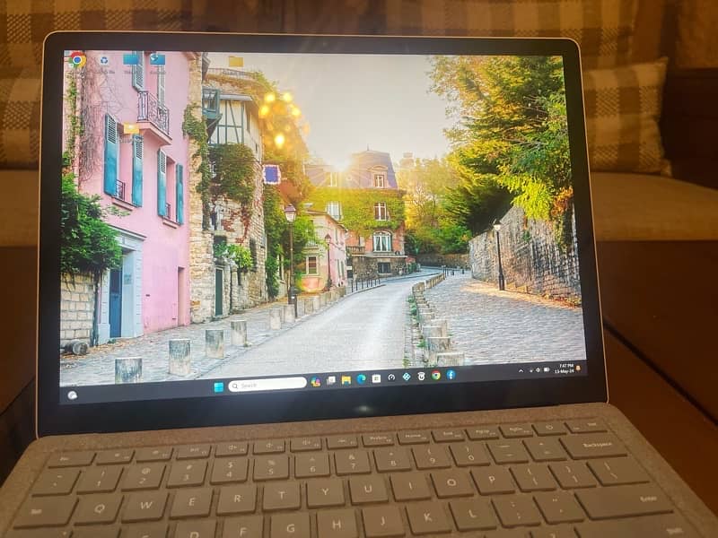 microsoft surface laptop 2 8