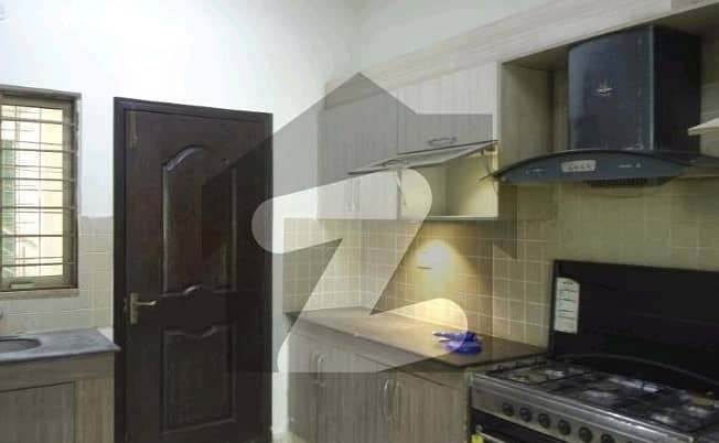 Flat Of 10 Marla Is Available For Sale In Askari 11 Sector B Apartments Lahore 5